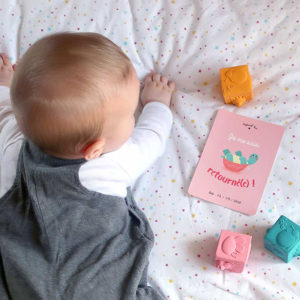 coffret cartes étapes premières fois bébé petits et grands progrès découvertes papeterie cadeau naissance souvenirs kit