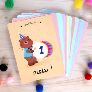 cartes étapes premiers mois bébé petits et grands progrès découvertes papeterie cadeau naissance souvenirs