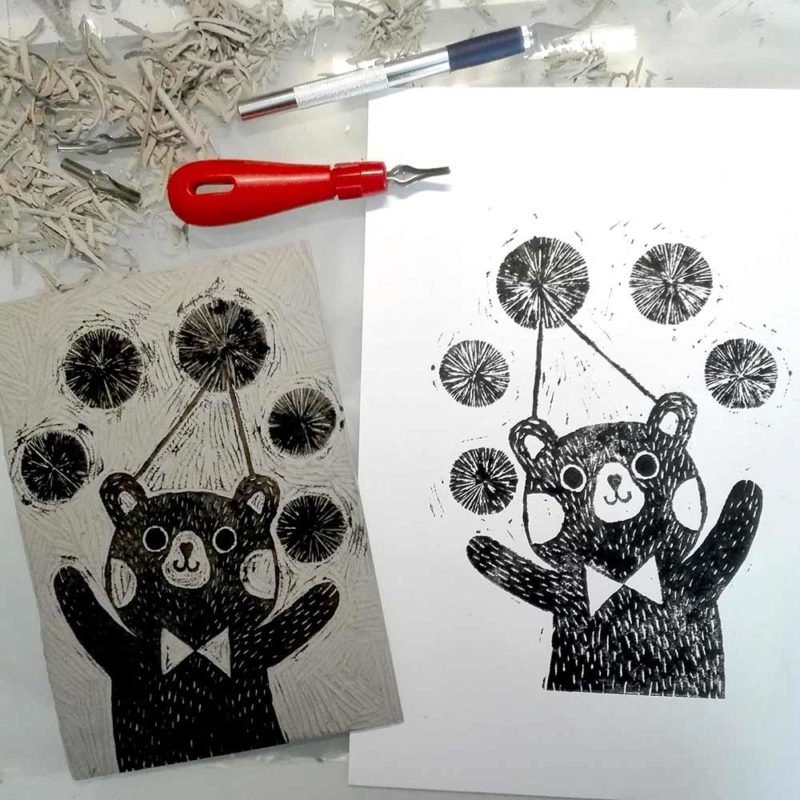 Linogravure ours pompon impression noir et blanc fait main oeuvre à encadrer image poétique tout en douceur pour chambre enfant bébé salle de jeux